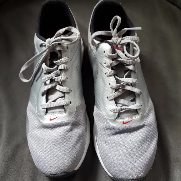 Nike Air Max Tavas ( women's 7.5) - Picture 3 of 6